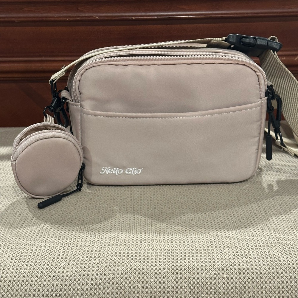 TikTok famous Hello Clio Kindle Belt Bag! Gently Used Condition